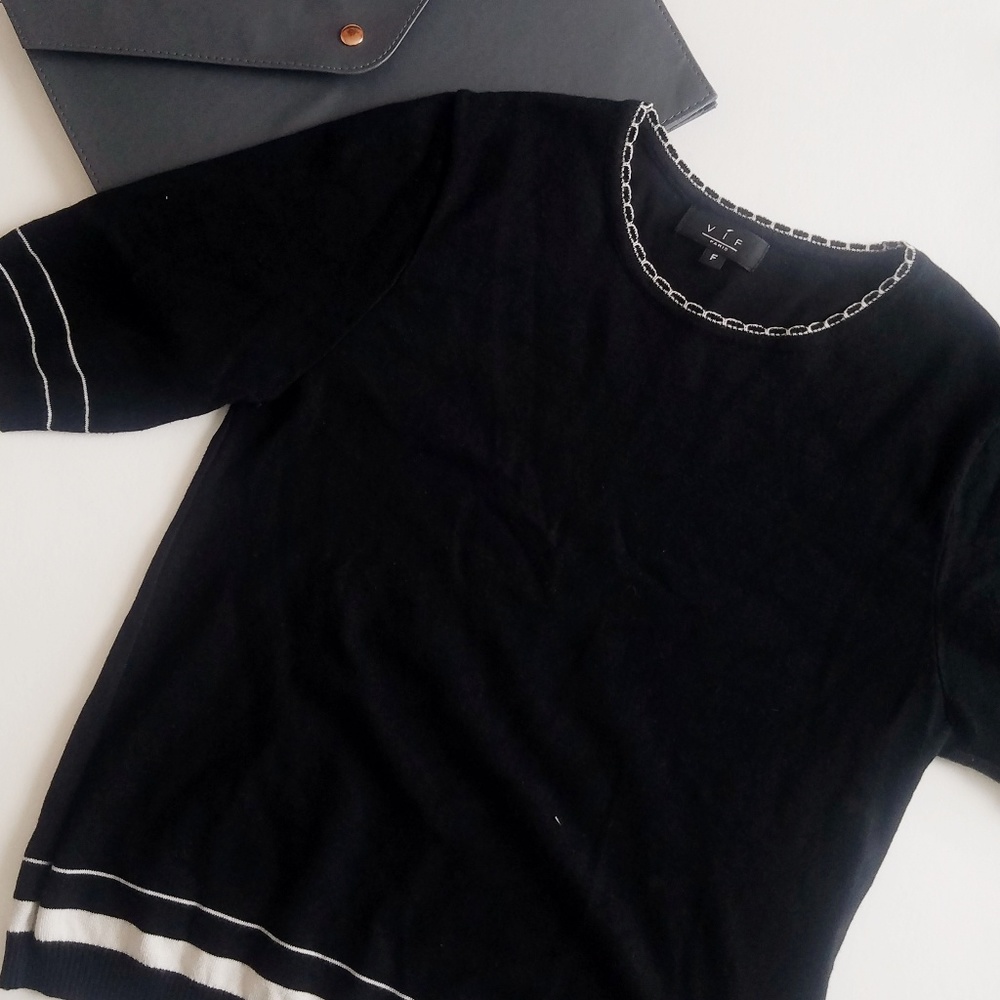Black Half-sleeve Top w. White Trim